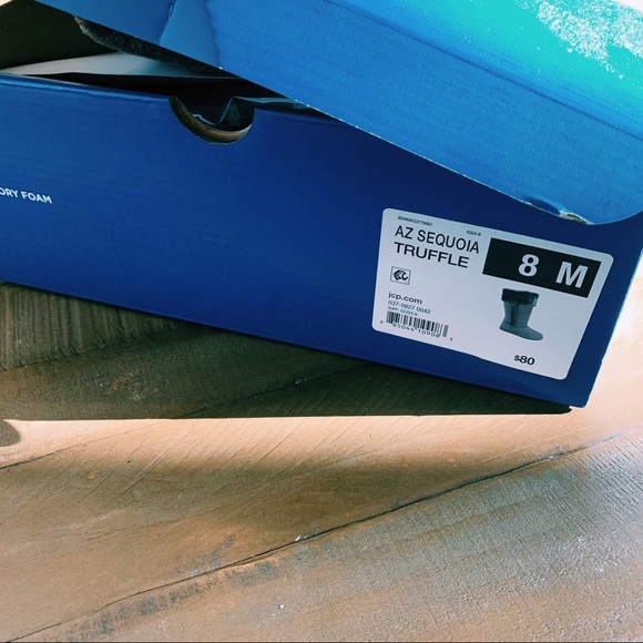 NWT Arizona | New in Box Sequoia Brown Winter Boots Size 8 - Picture 2 of 4